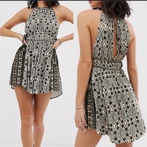 Great quality. Very lightweight fabric. Brand new, tegus aren’t attached.